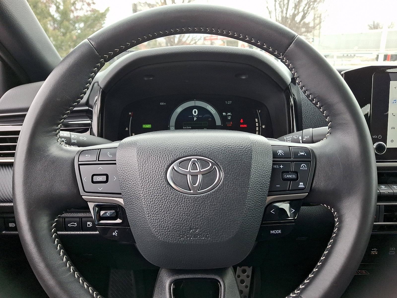 2025 Toyota Camry SE (SE)