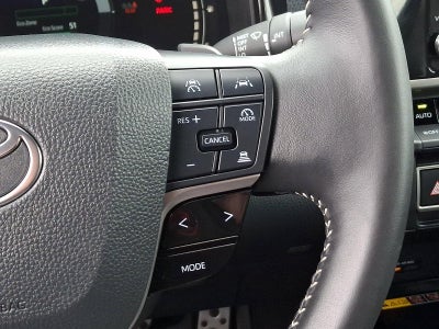 2025 Toyota Camry SE (SE)