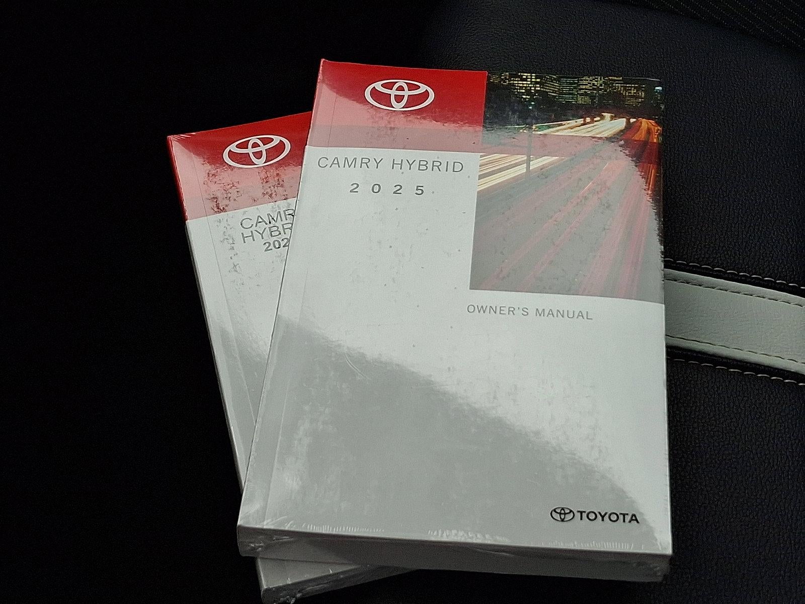 2025 Toyota Camry SE (SE)