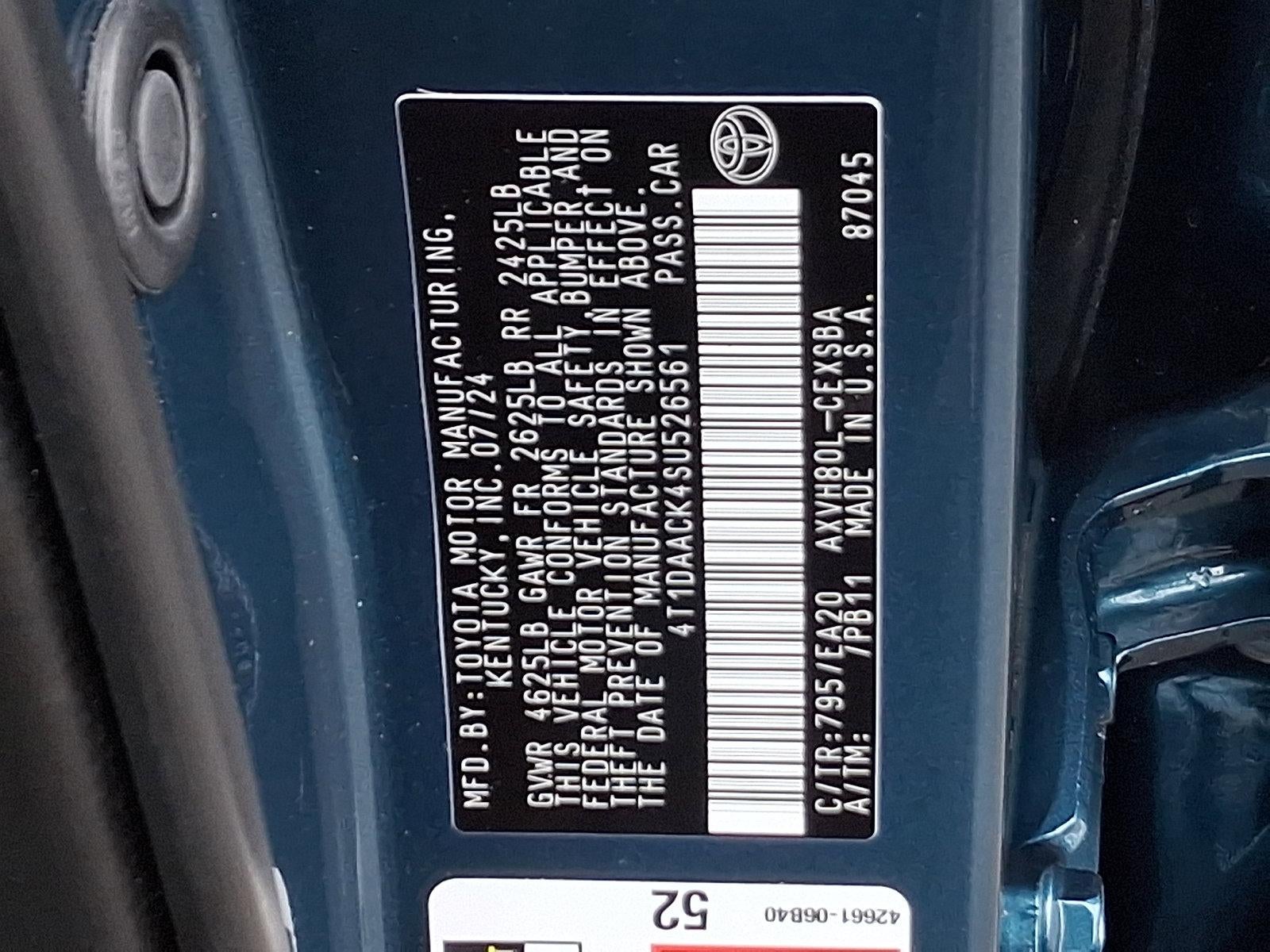 2025 Toyota Camry SE (SE)