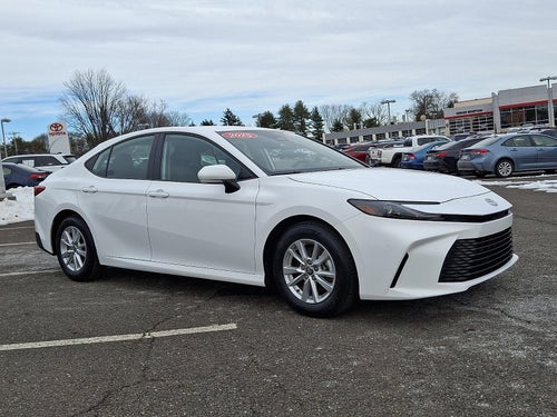2025 Toyota Camry LE (SE)