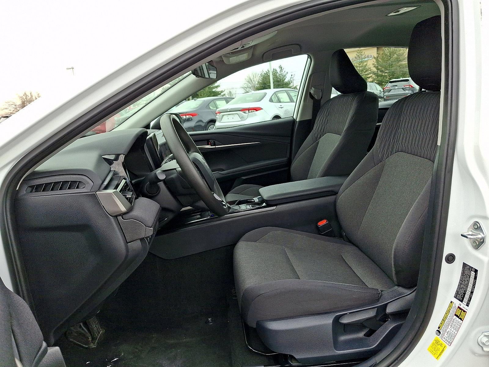 2025 Toyota Camry LE (SE)