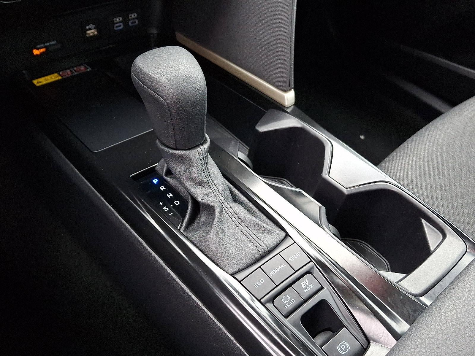 2025 Toyota Camry LE (SE)