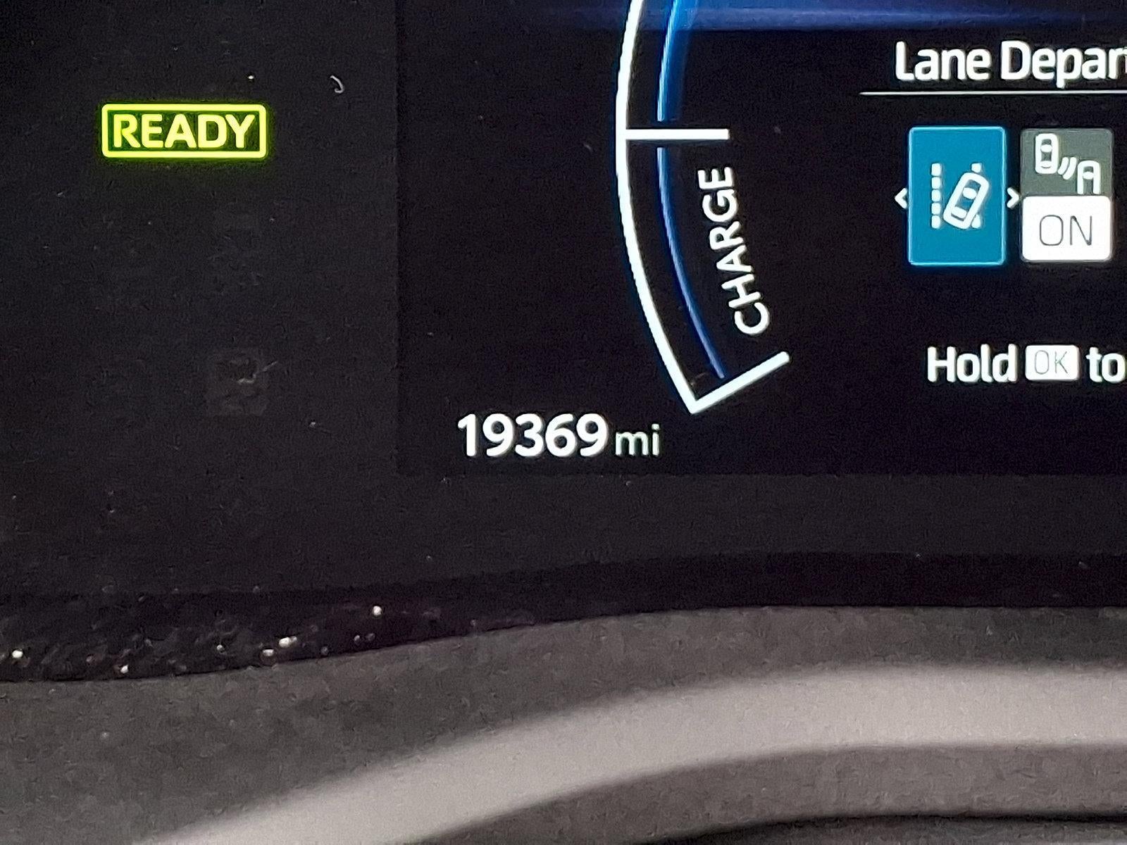 2025 Toyota Camry LE (SE)