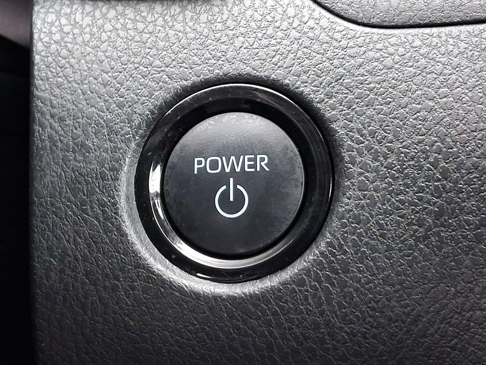 2025 Toyota Camry LE (SE)