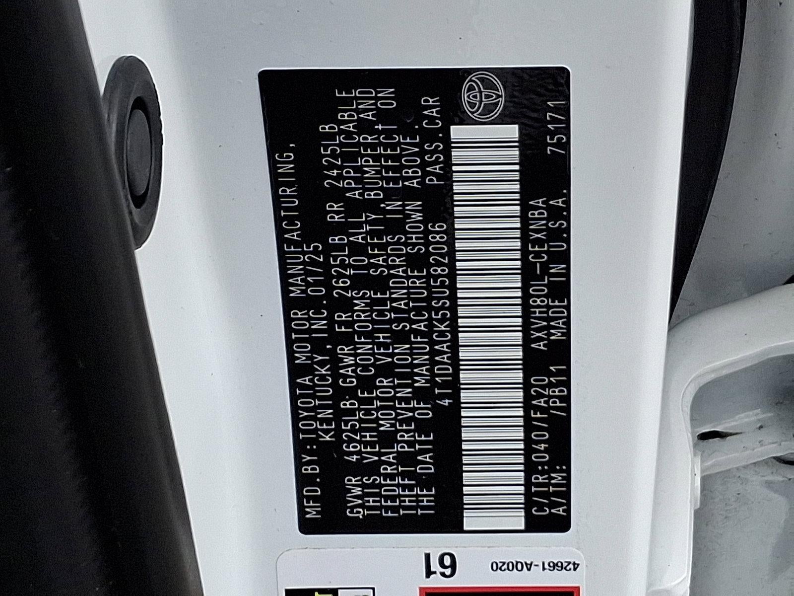 2025 Toyota Camry LE (SE)