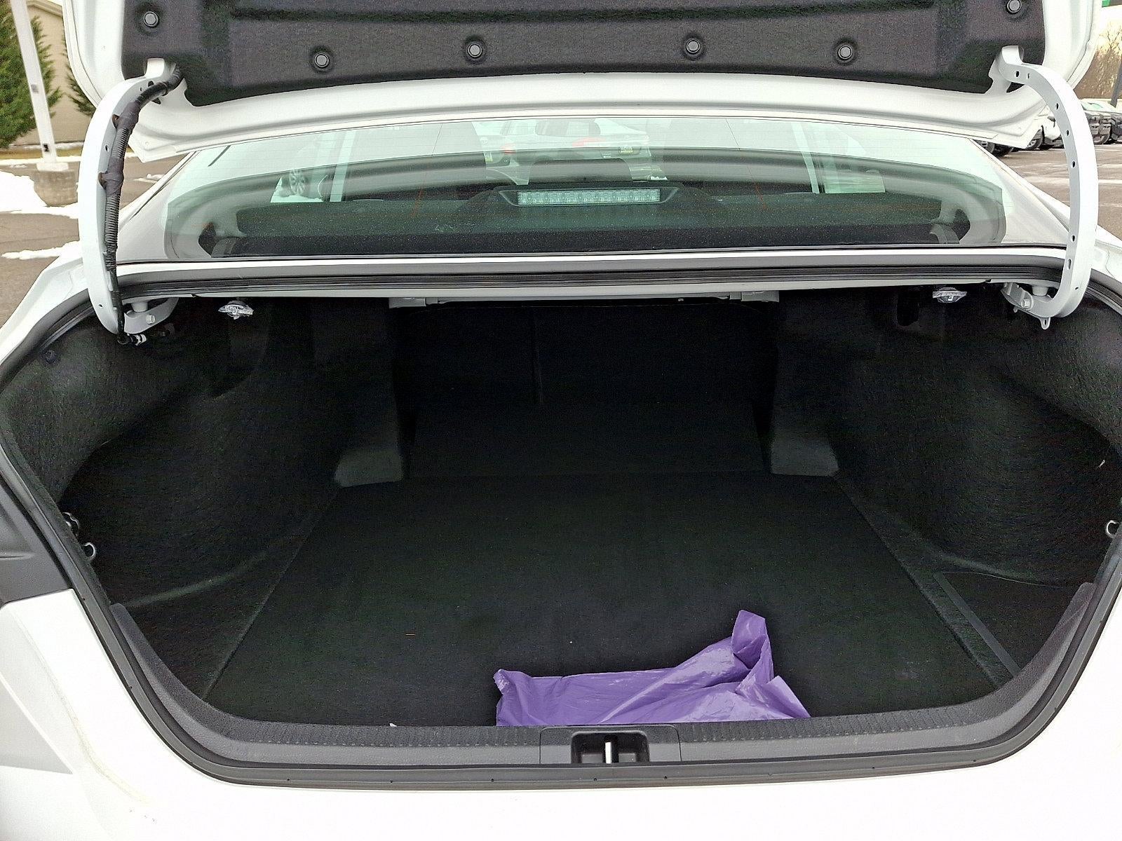 2025 Toyota Camry LE (SE)