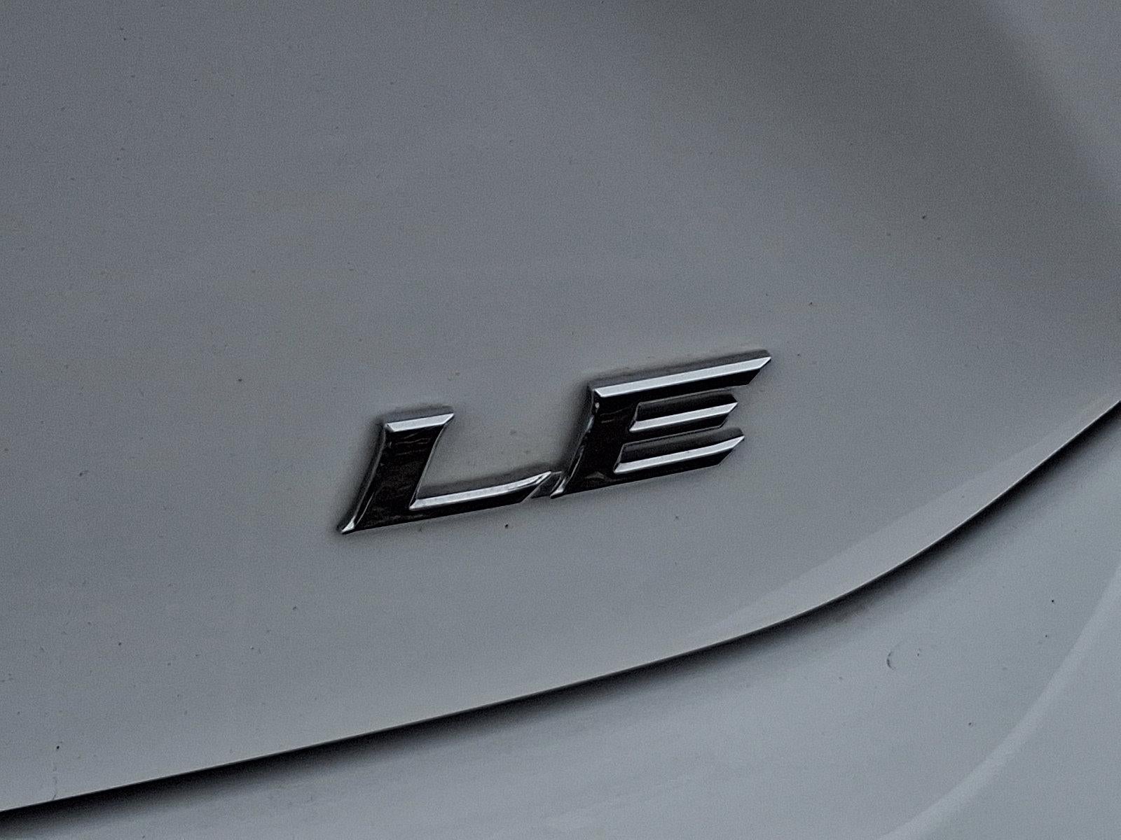 2025 Toyota Camry LE (SE)