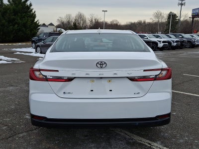 2025 Toyota Camry LE (SE)
