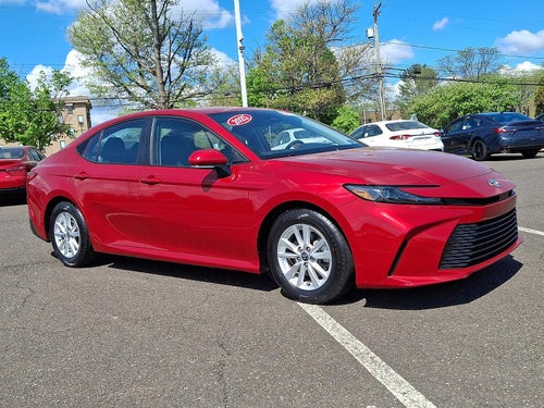 2025 Toyota Camry LE (SE)