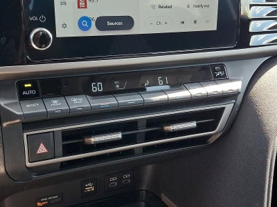 2025 Toyota Camry LE (SE)