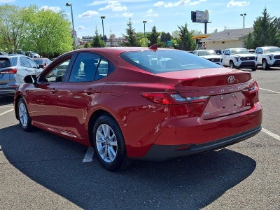 2025 Toyota Camry LE (SE)