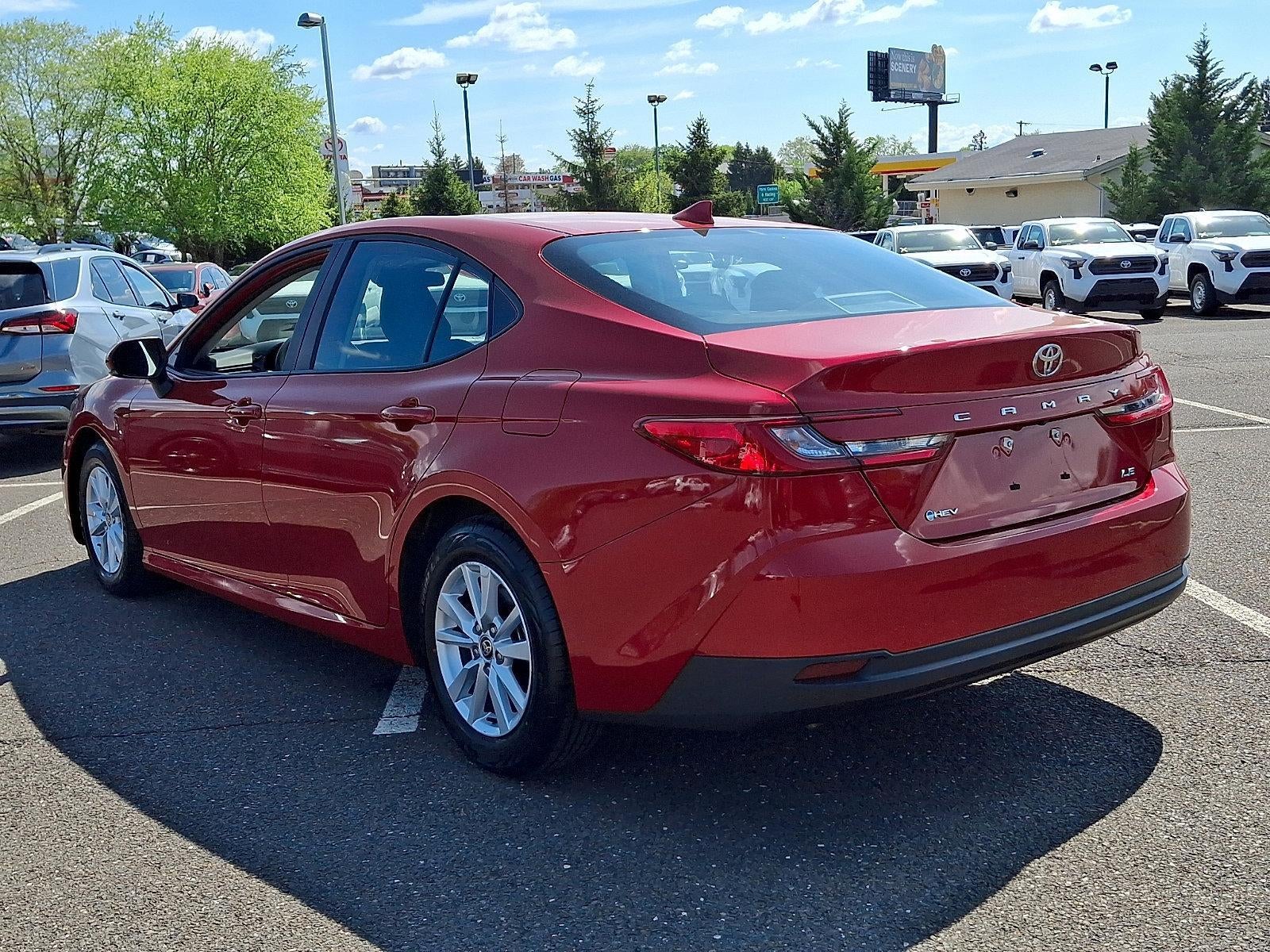 2025 Toyota Camry LE (SE)