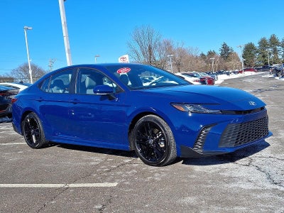 2025 Toyota Camry SE (SE)