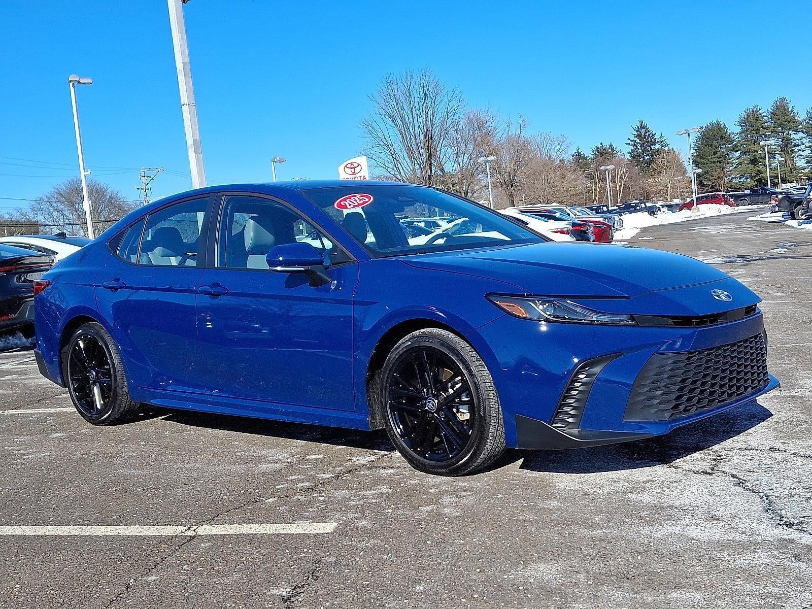 2025 Toyota Camry SE (SE)