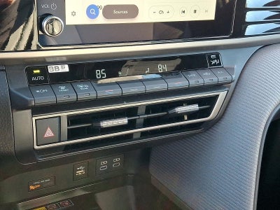 2025 Toyota Camry SE (SE)