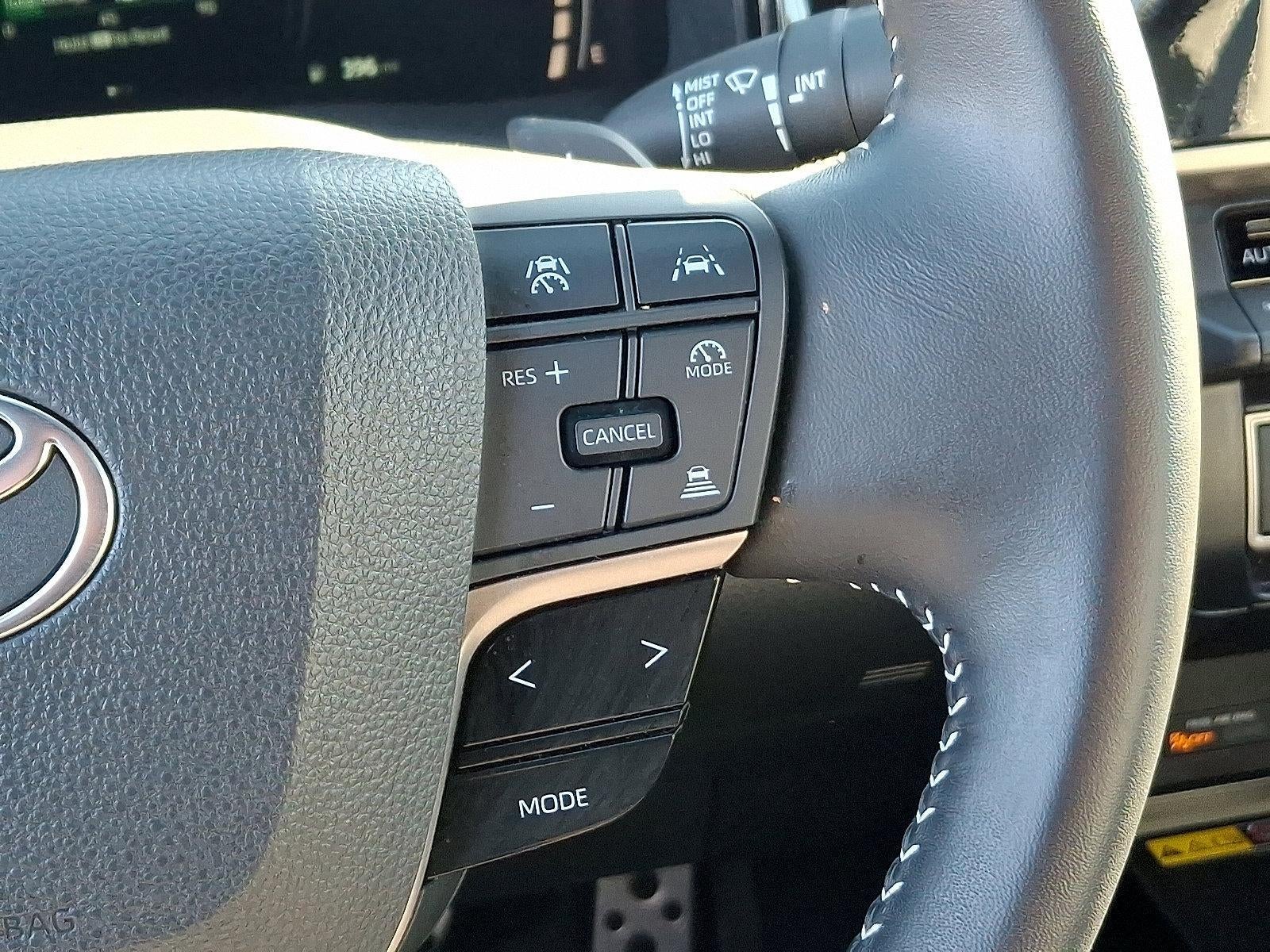 2025 Toyota Camry SE (SE)