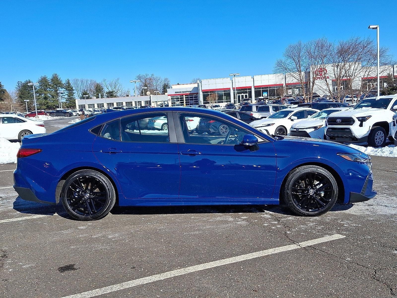 2025 Toyota Camry SE (SE)