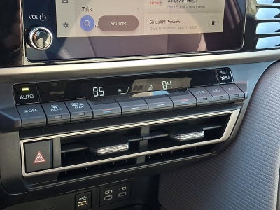 2025 Toyota Camry SE (SE)