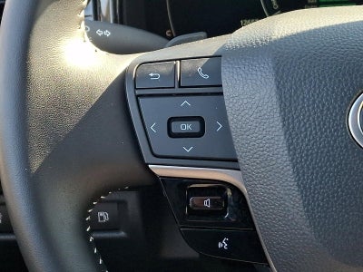 2025 Toyota Camry SE (SE)