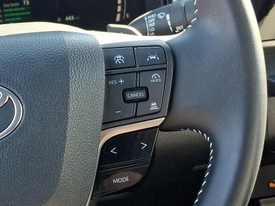 2025 Toyota Camry SE (SE)