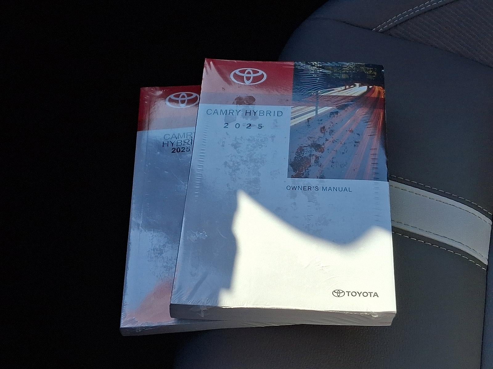 2025 Toyota Camry SE (SE)