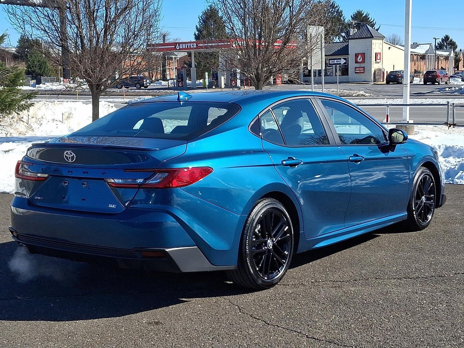 2025 Toyota Camry SE (SE)