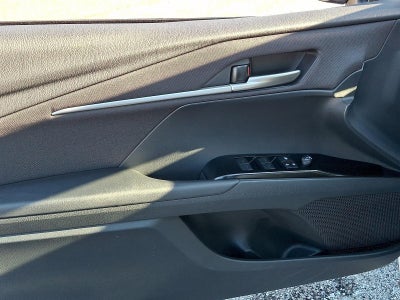 2025 Toyota Camry LE (SE)