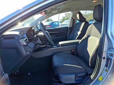 2025 Toyota Camry LE (SE)