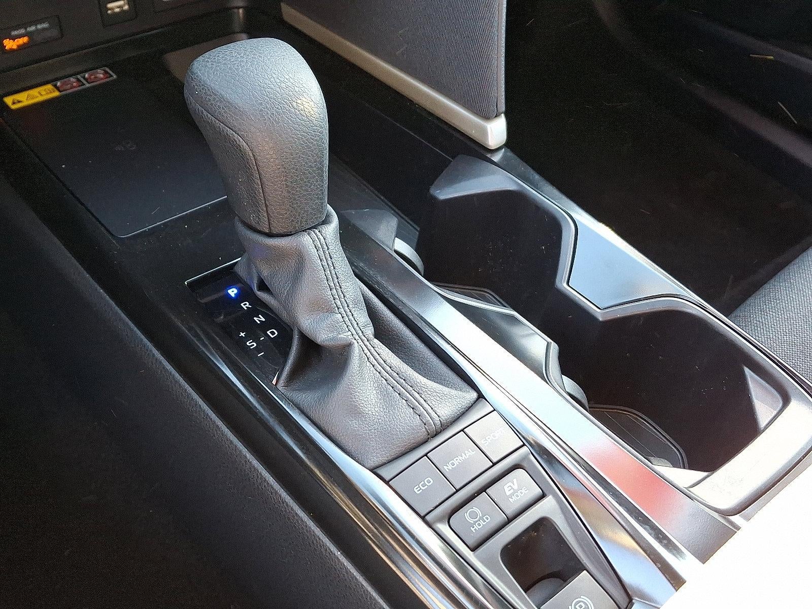 2025 Toyota Camry LE (SE)