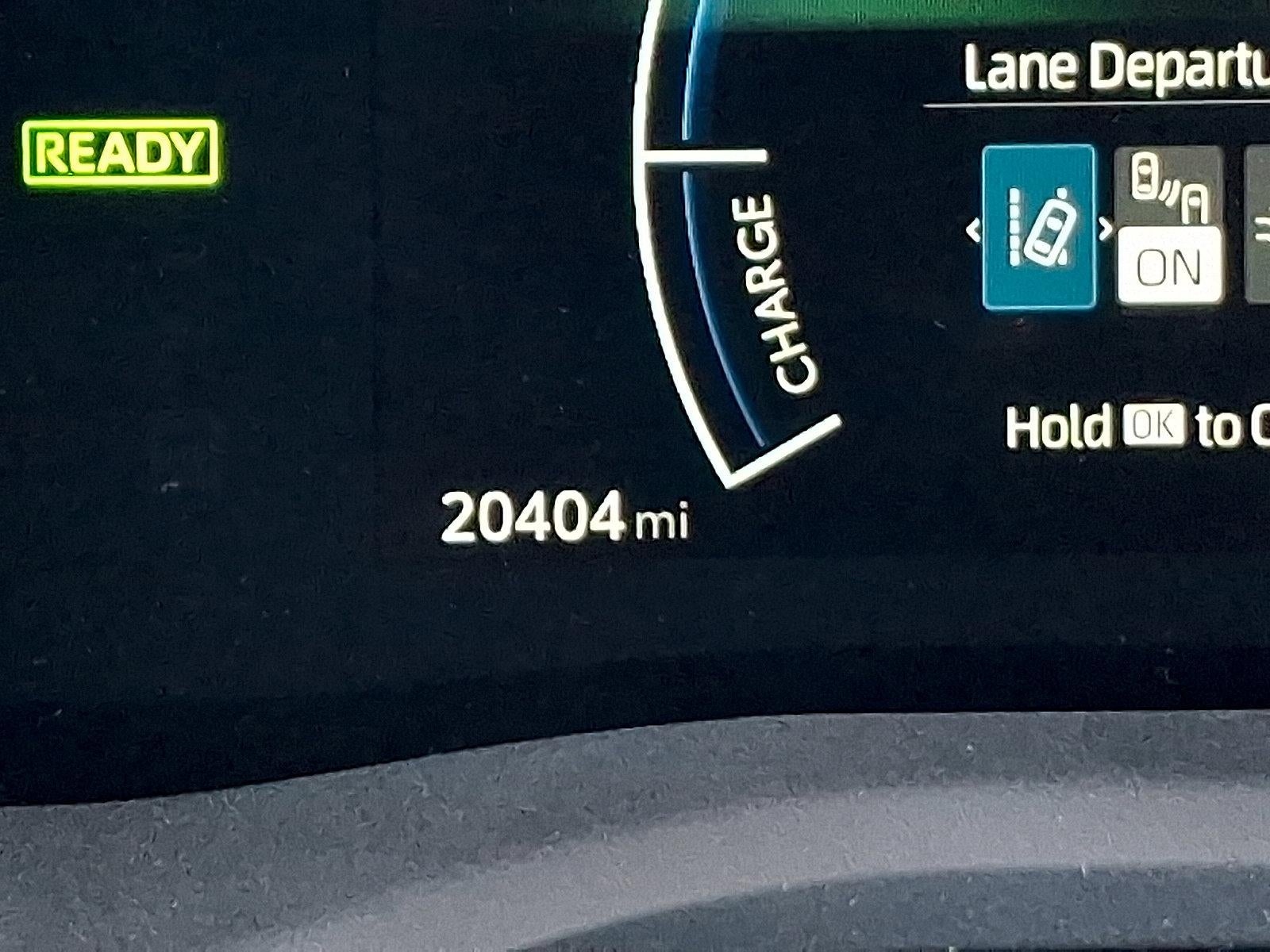 2025 Toyota Camry LE (SE)