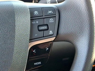 2025 Toyota Camry LE (SE)