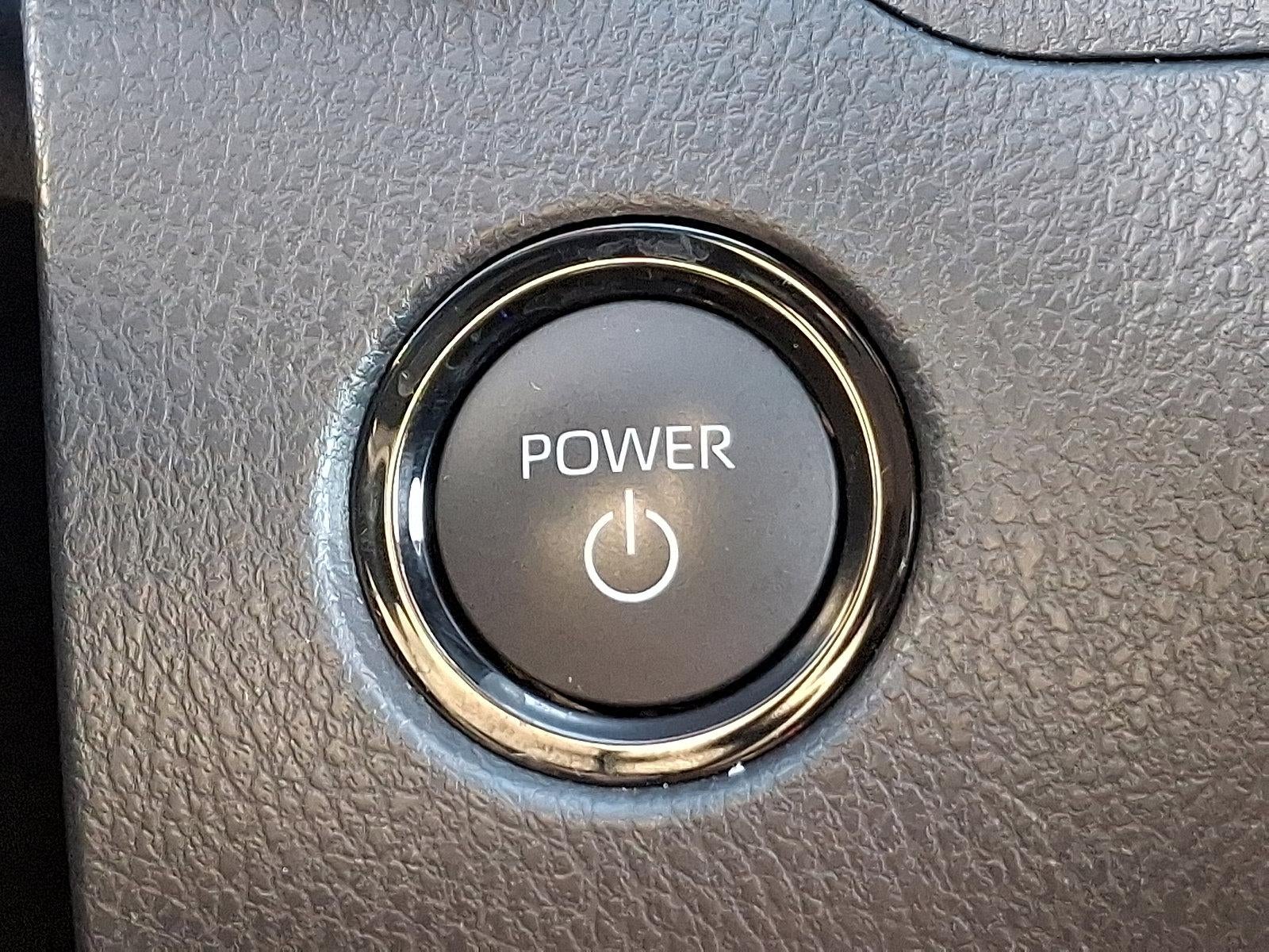 2025 Toyota Camry LE (SE)