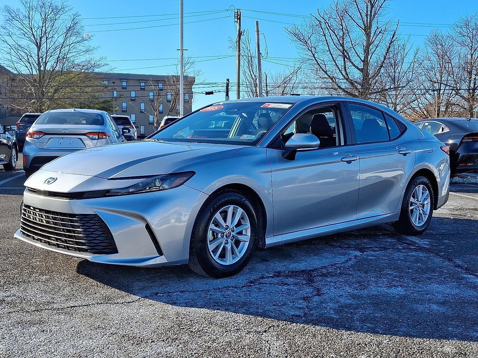 2025 Toyota Camry LE (SE)