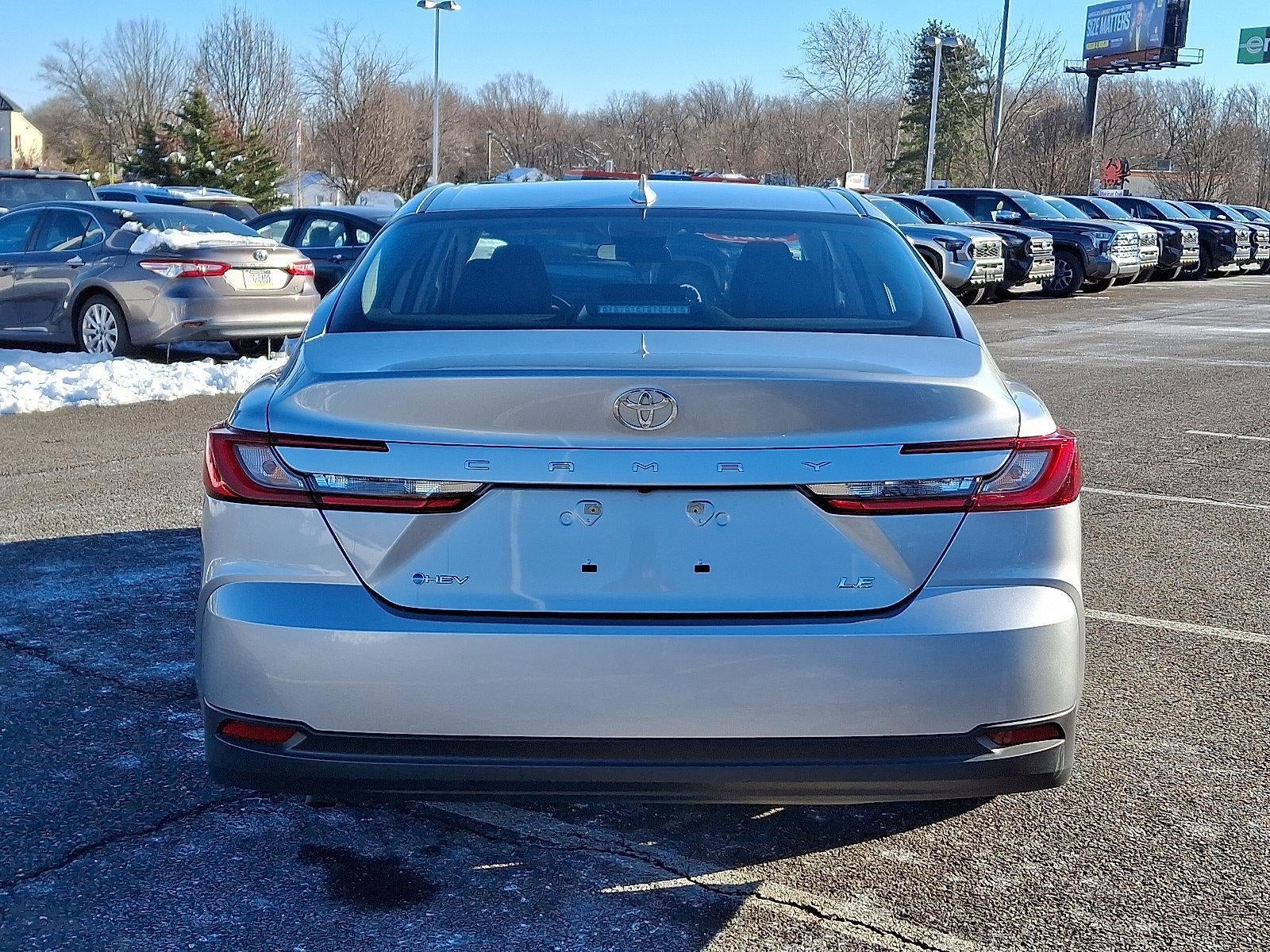 2025 Toyota Camry LE (SE)