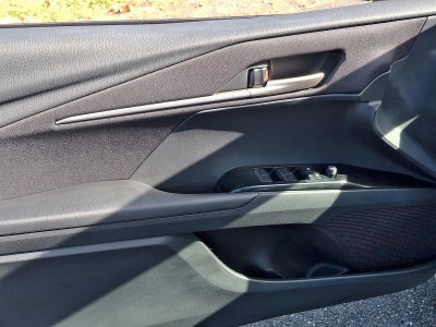 2025 Toyota Camry LE (SE)