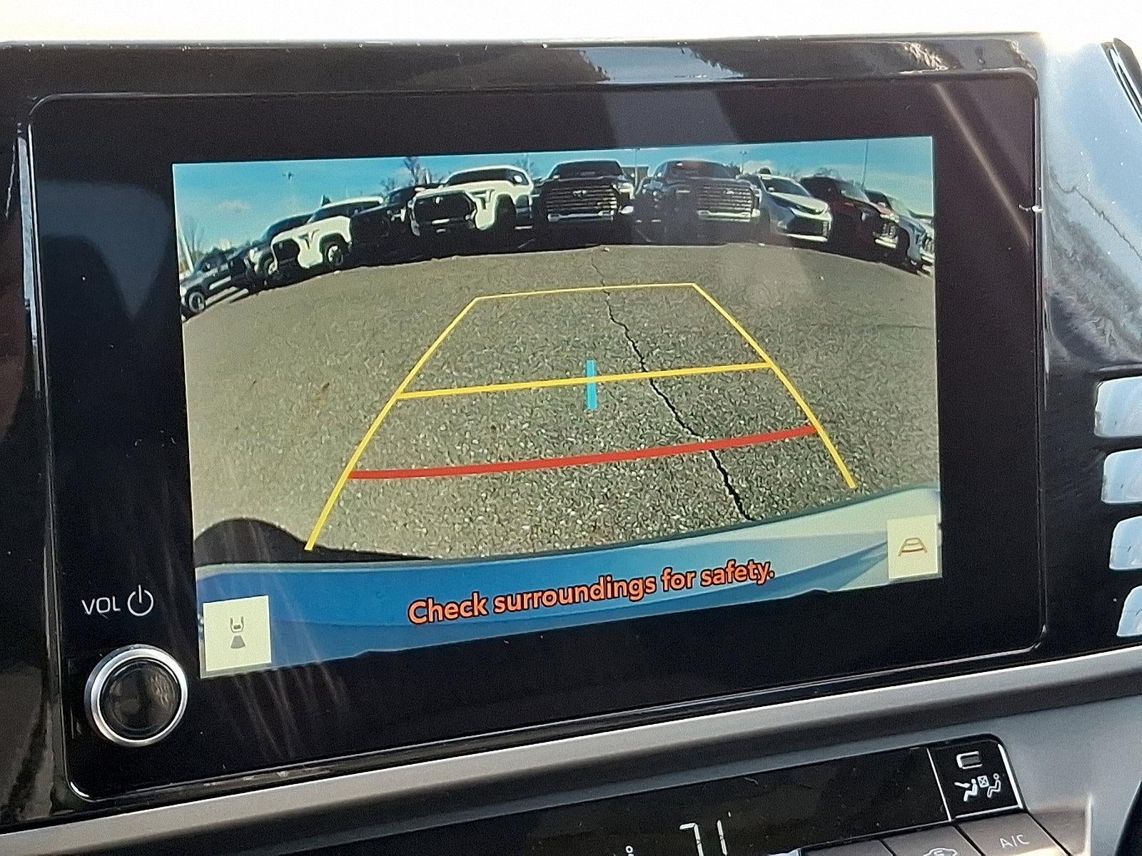 2025 Toyota Camry LE (SE)