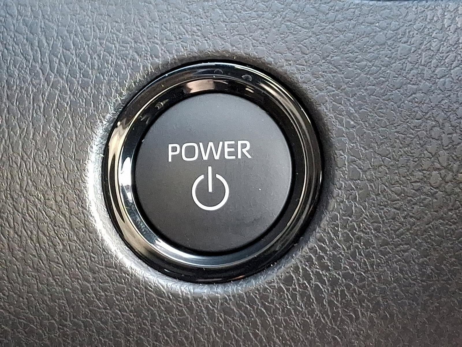 2025 Toyota Camry LE (SE)