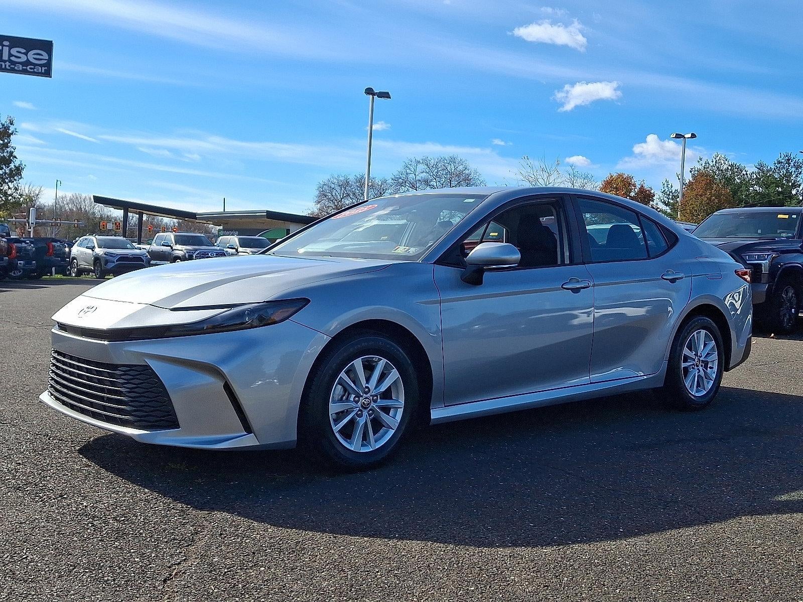 2025 Toyota Camry LE (SE)