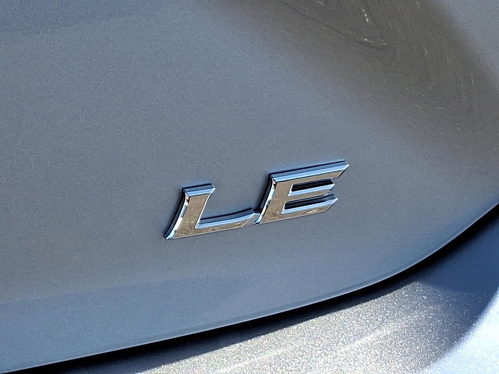 2025 Toyota Camry LE (SE)