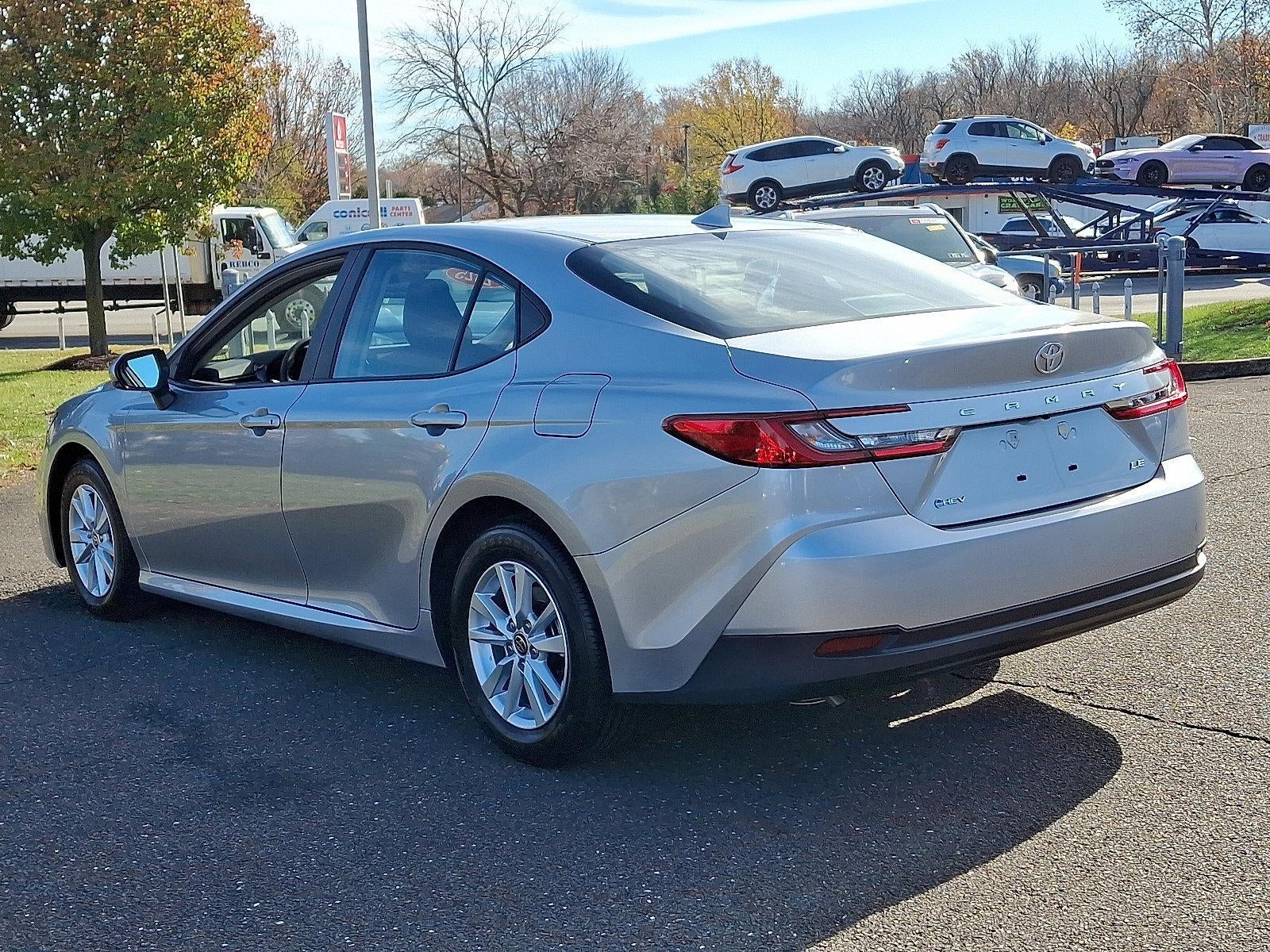 2025 Toyota Camry LE (SE)
