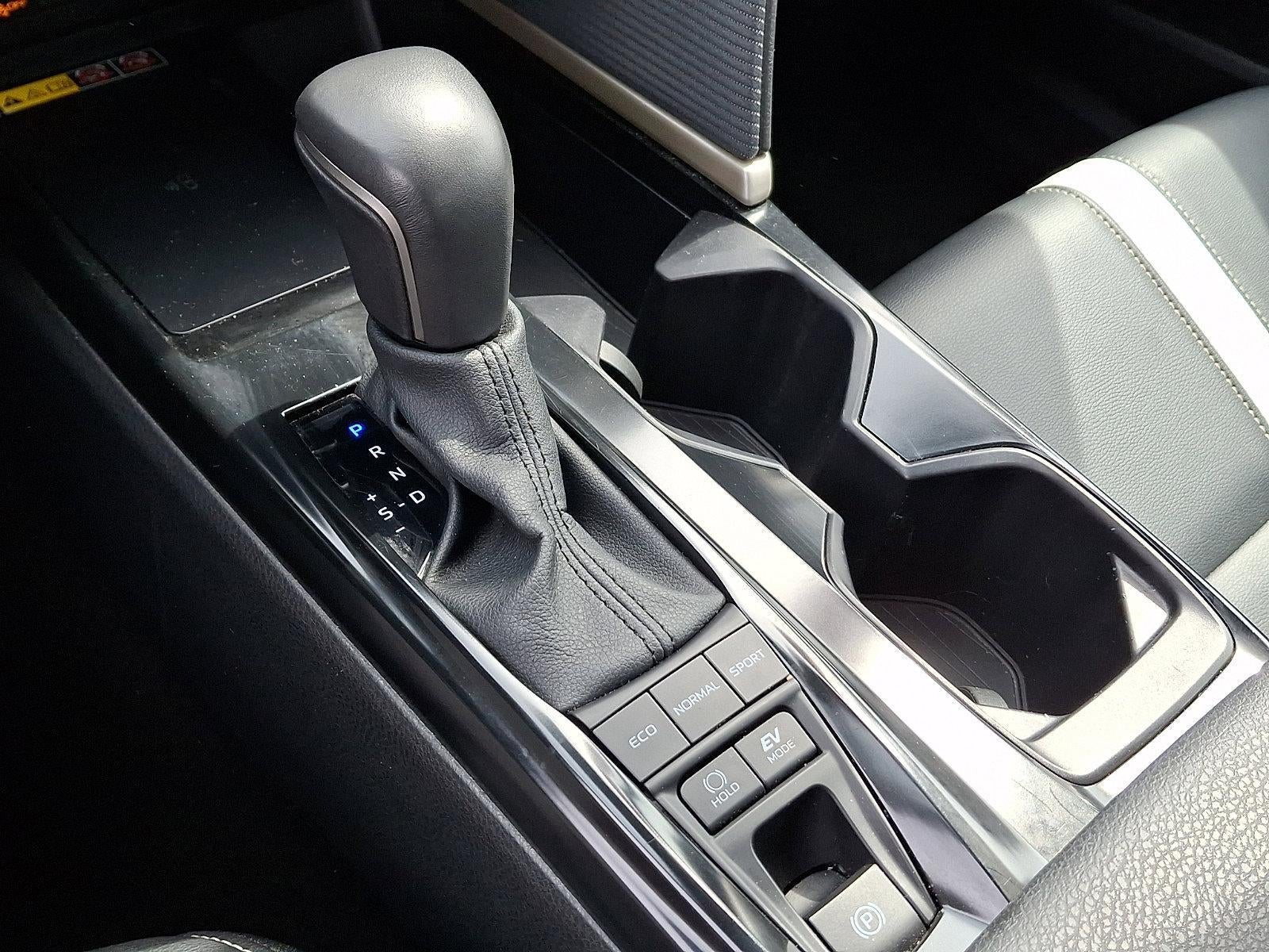 2025 Toyota Camry SE (SE)