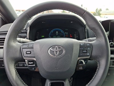 2025 Toyota Camry SE (SE)