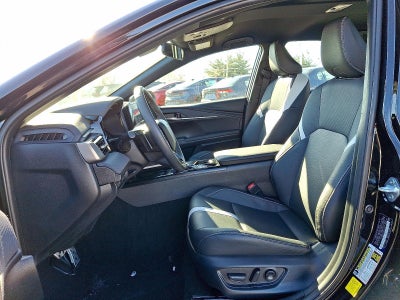 2025 Toyota Camry SE (SE)