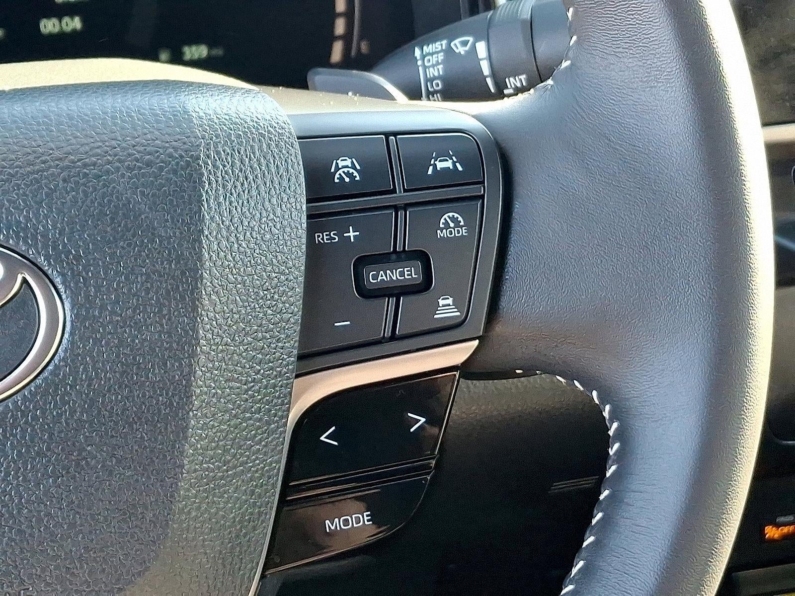 2025 Toyota Camry SE (SE)