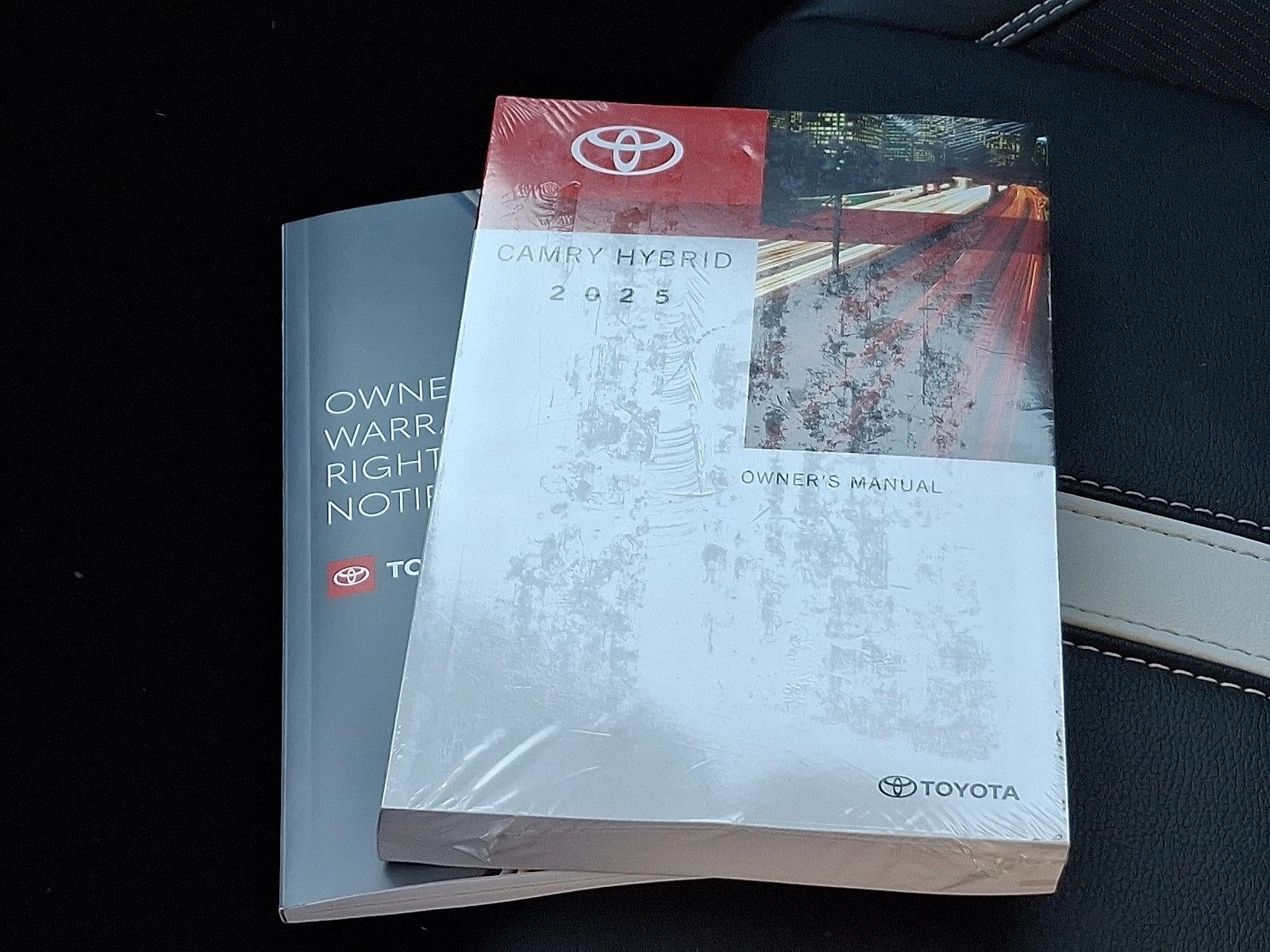 2025 Toyota Camry SE (SE)