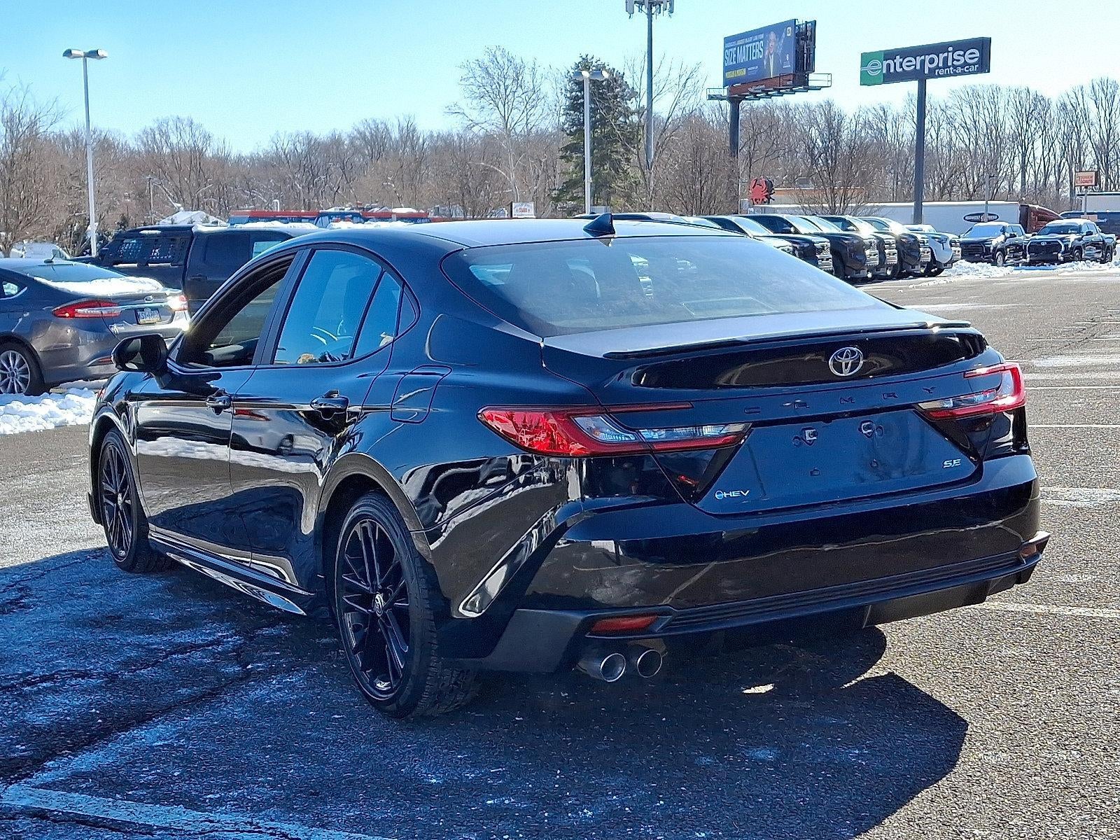 2025 Toyota Camry SE (SE)