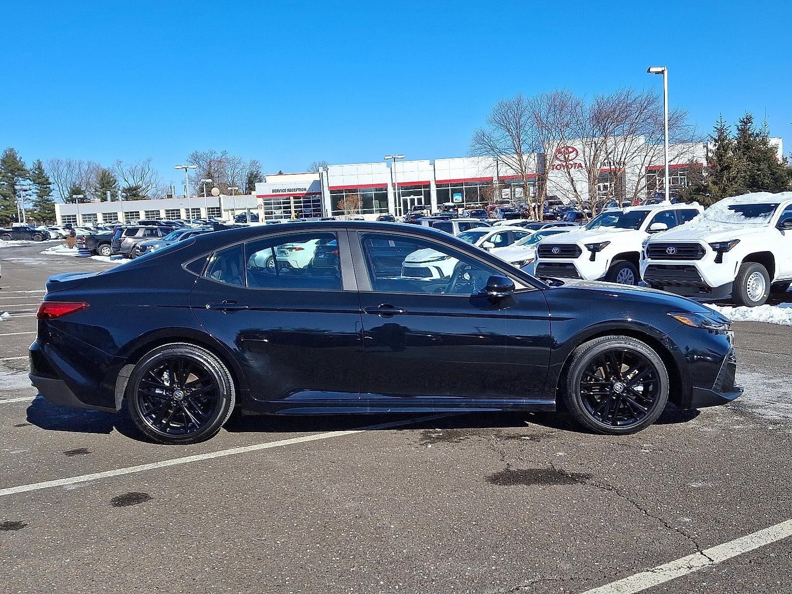 2025 Toyota Camry SE (SE)