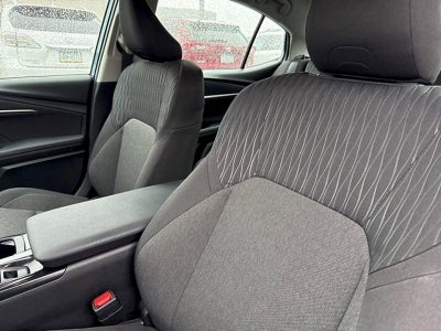 2025 Toyota Camry LE (SE)