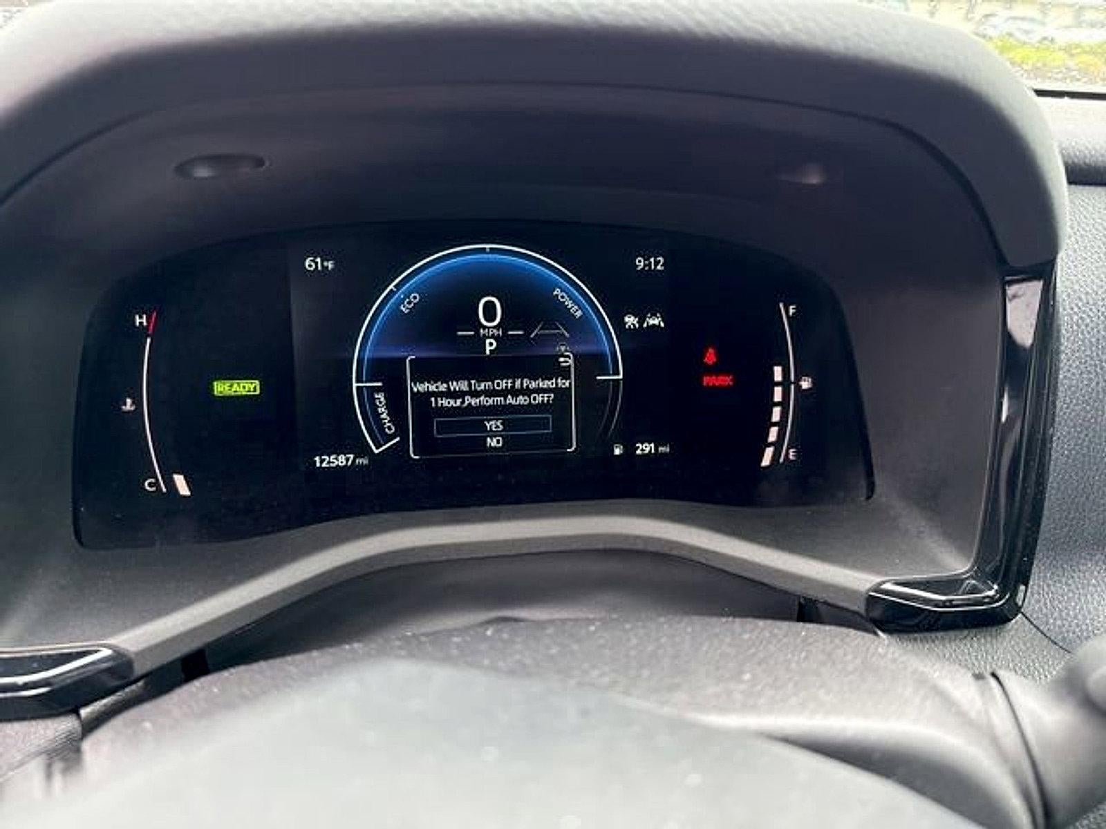2025 Toyota Camry LE (SE)